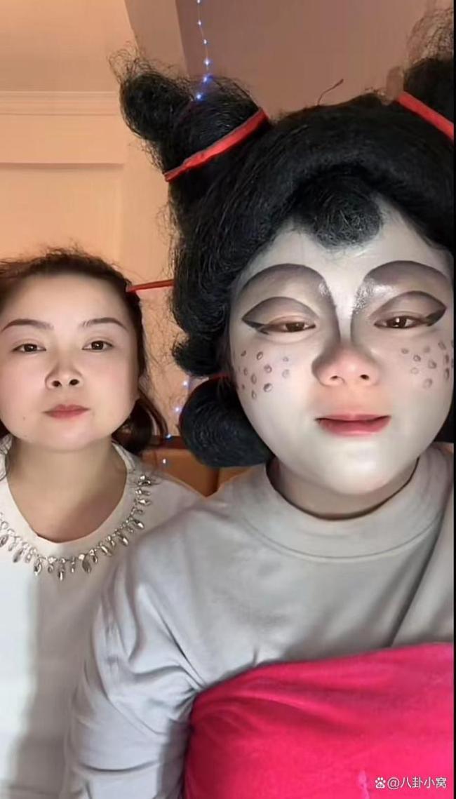 女子扮演石矶娘娘被当街辱骂 文化误读引发冲突