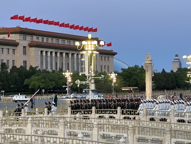 劳动节天安门广场举行升国旗仪式