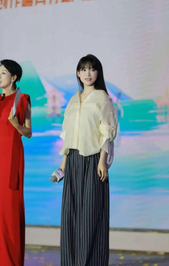 李子柒受聘中国非遗推广大使 助力非遗数字化传播