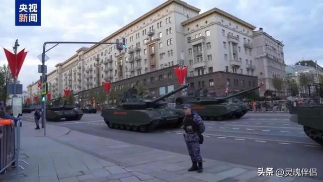 重温中国女兵闪耀莫斯科红场 万人空巷见证东方震撼