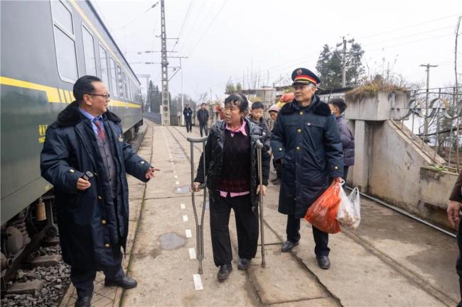 只有5个人的乡间小站，守护安全与温情