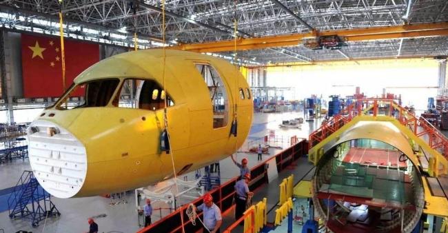 C919大飞机迫降山东农田?适航证受阻引发关注