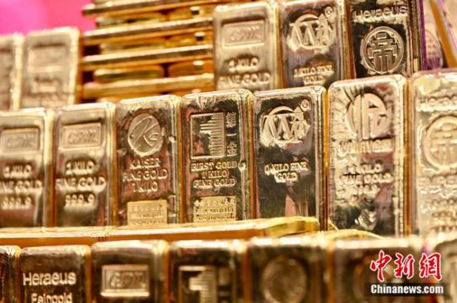 暴跌的黄金还能买吗？短期或延续震荡调整