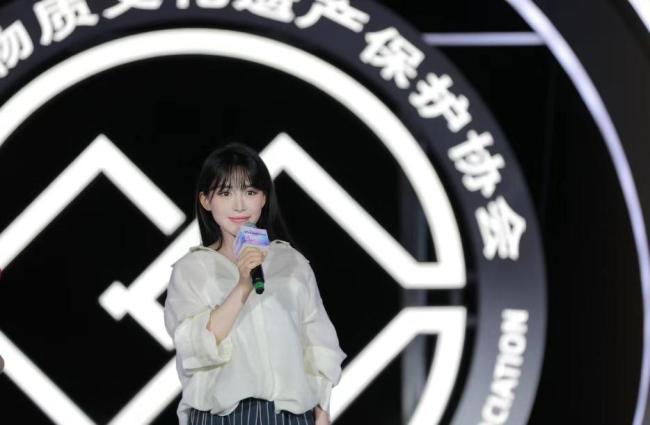 李子柒受聘中国非遗推广大使