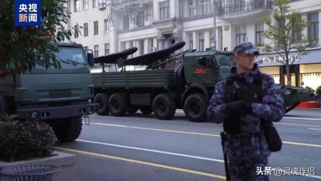 重温中国女兵闪耀莫斯科红场 万人空巷见证东方震撼