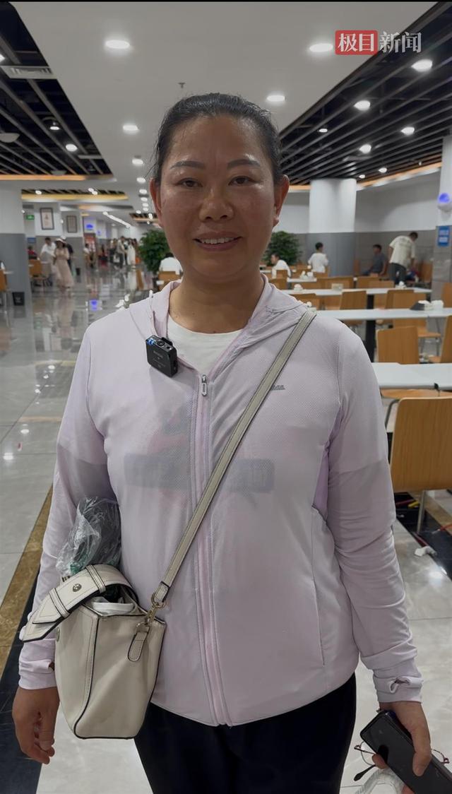 荣昌政府食堂2天接待近2万游客