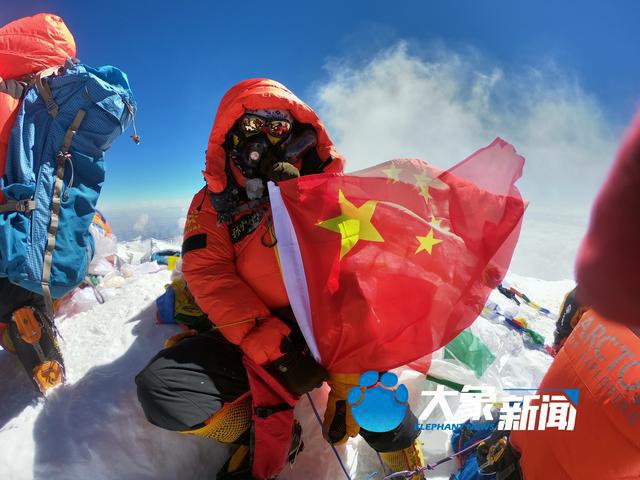 峭壁上的玫瑰！90后女孩3攀珠峰2次登顶｜面孔