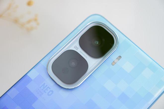 iQOO Neo10 Pro+体验：手机领头，iQOO构筑全家桶生态体验