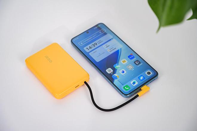 iQOO Neo10 Pro+体验：手机领头，iQOO构筑全家桶生态体验