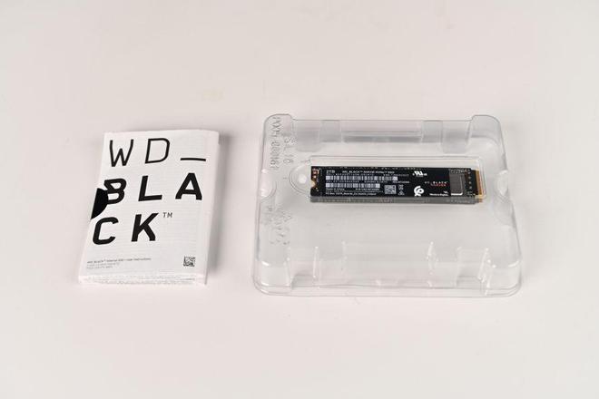 闪迪新品WD_BLACK SN8100评测：PCIe 5.0固态硬盘新王登场