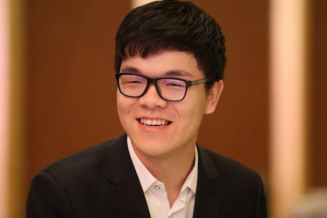 柯洁吐槽：车企智驾像智障