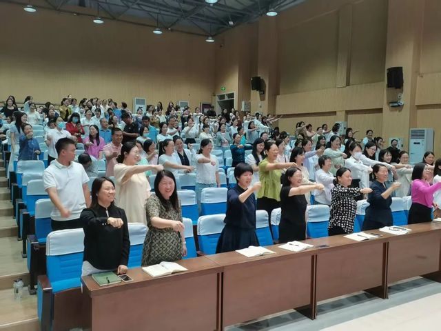 巩义市科协“科普进校园”活动走进伏羲路小学