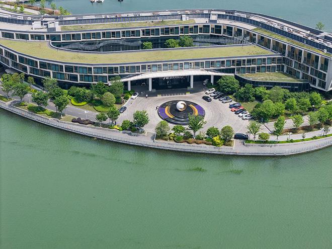 大疆Mavic 4 Pro评测：影像、性能全面升级，内容创作利器