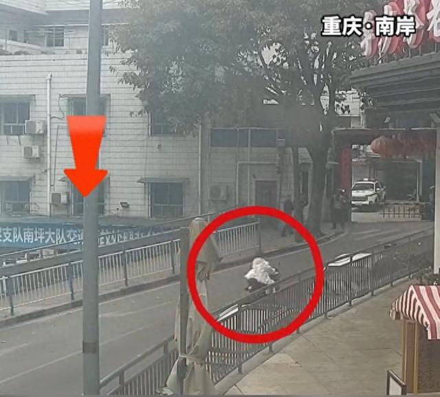 醉驾+无证+炸街！嚣张男交警队门口“轰油门求锤”，拘留！