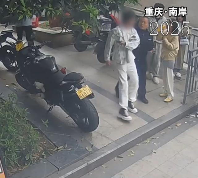 醉驾+无证+炸街！嚣张男交警队门口“轰油门求锤”，拘留！