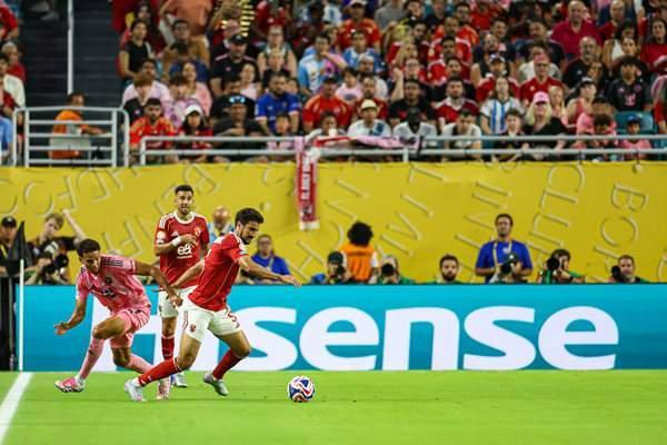 世俱杯：梅西两中框+失绝杀！迈阿密0-0非洲霸主 38岁门神扑点救主 门将成焦点