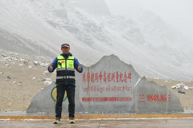 白斌历时54天从深圳跑到珠穆朗玛峰