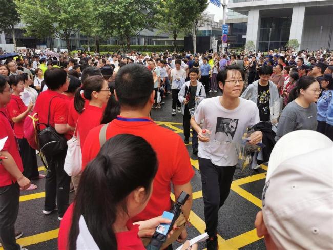985博士211硕士交警给考生加油 梦想启航