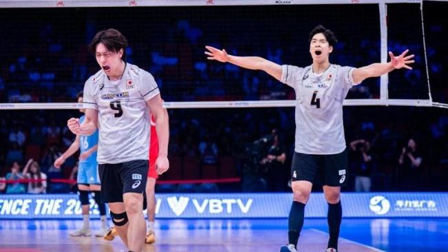 中国男排遭日本二队零封！大V暴怒 日媒：阵中有多位大学生