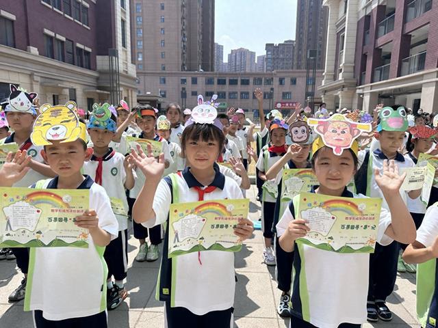 管城回族区果园路小学开展低年级多学科无纸测评活动