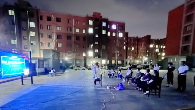 安阳市水冶镇：利用夏夜纳凉“小场景” 织密反诈“安全网”