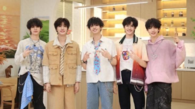 时代峰峻申请登陆少年成员姓名商标