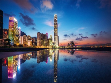 王嘉尔反驳印度主持人引导式提问